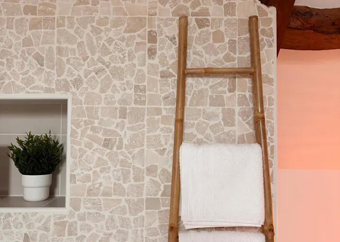 Cinta * Trie-Chateau